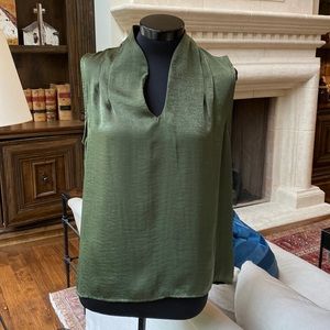 OLIVIA GRAYE sleeveless vneck blouse.